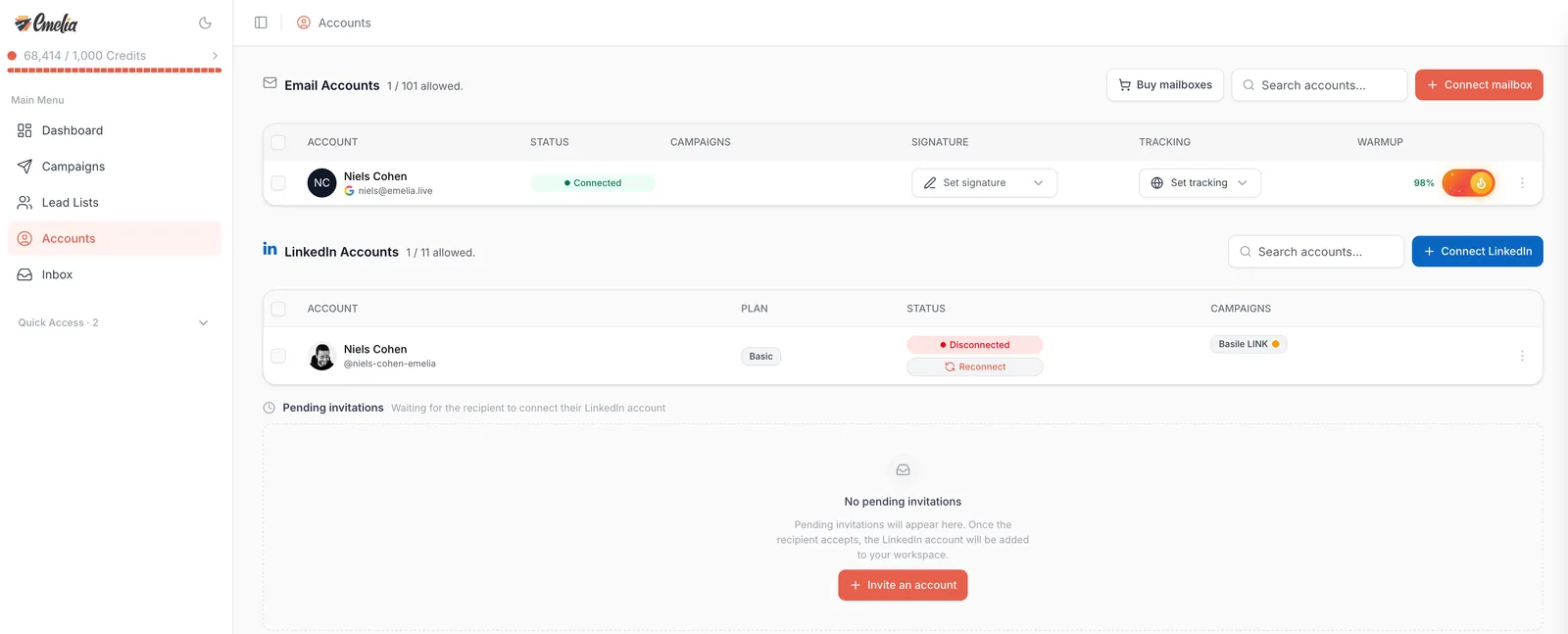 Emelia Accounts page: the LinkedIn Accounts block, the Connect LinkedIn button and the pending invitations